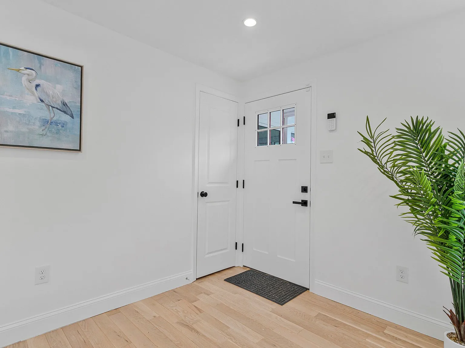 3 bed, 1232 sqft, $3,200 — Photo 3