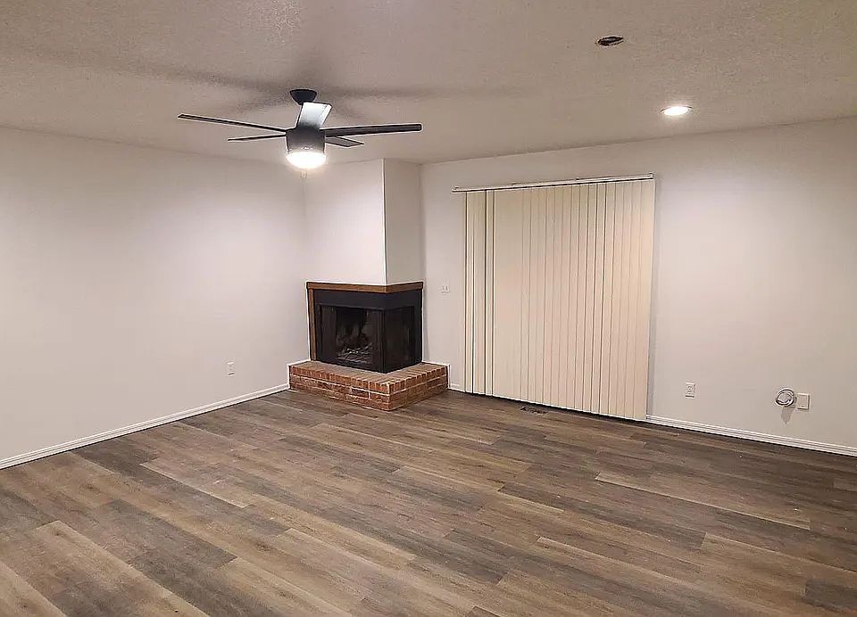 Livingroom -- view 1