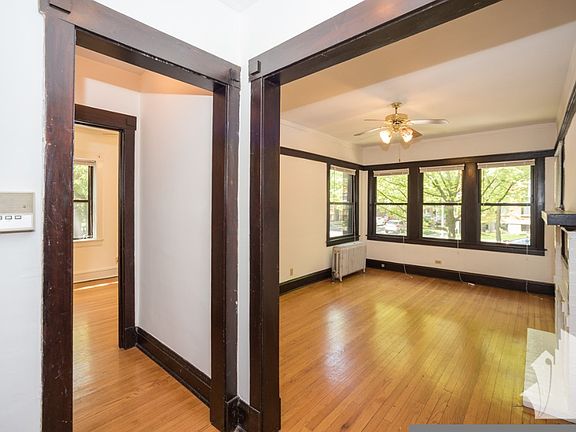 2nd image of 1448 W Cornelia Ave #2
