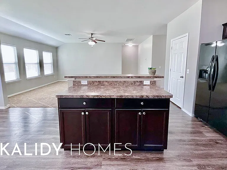2904 Cider Mill Ln — Photo 3