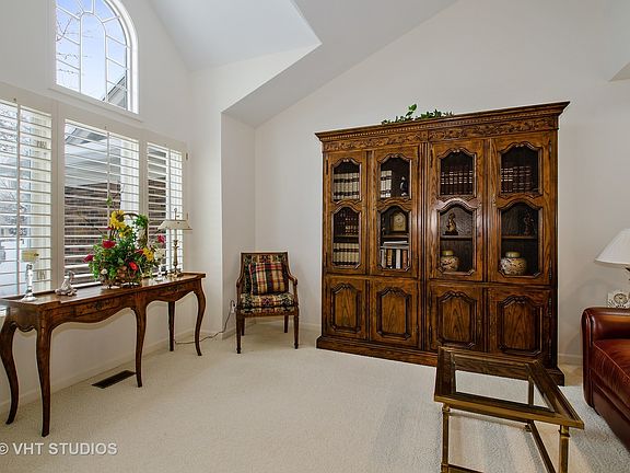 4th image of 891 Island Ct
