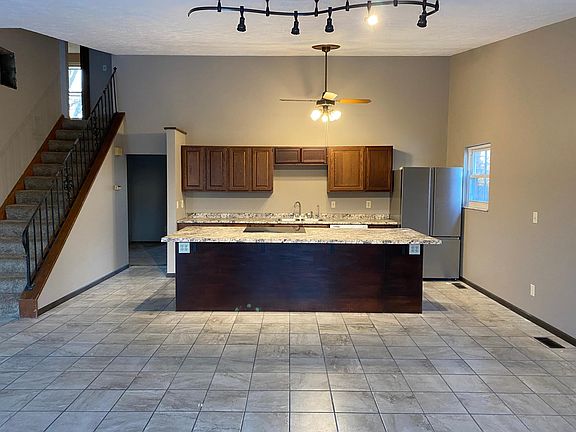 4th image of 6030 Honeygate Dr