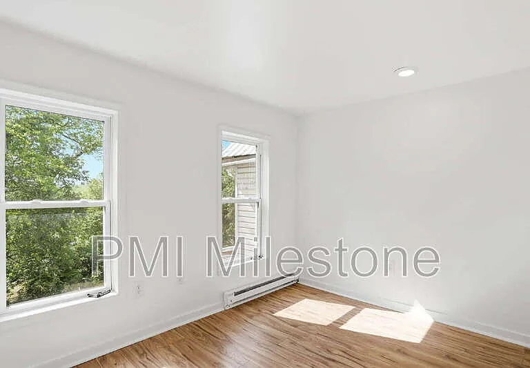 316 N High St — Photo 21