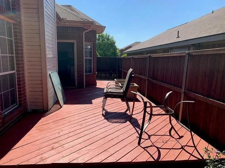 8209 Bells St — Photo 19
