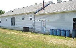 04 Rear view with garage