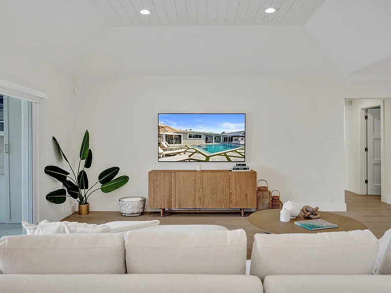 885 Nafa Dr — Photo 46