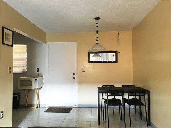 4th image of 365 NE 125th St APT 206