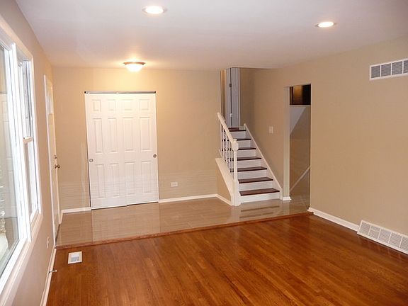 5th image of 16529 Woodlawn East Ave