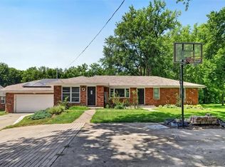 416 N Us Highway 169, Smithville, MO 64089