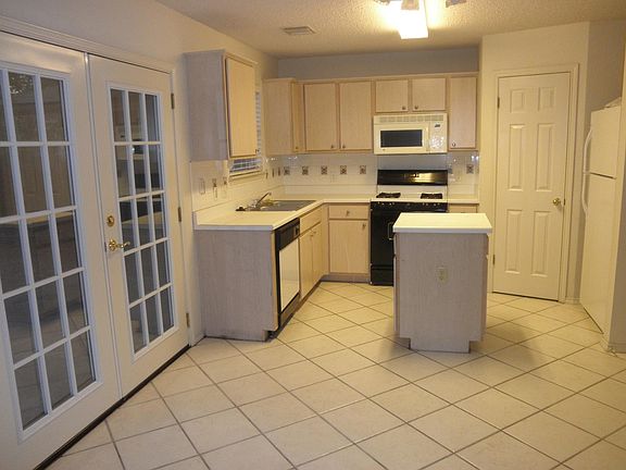 2nd image of 8136 Huddleston Ln