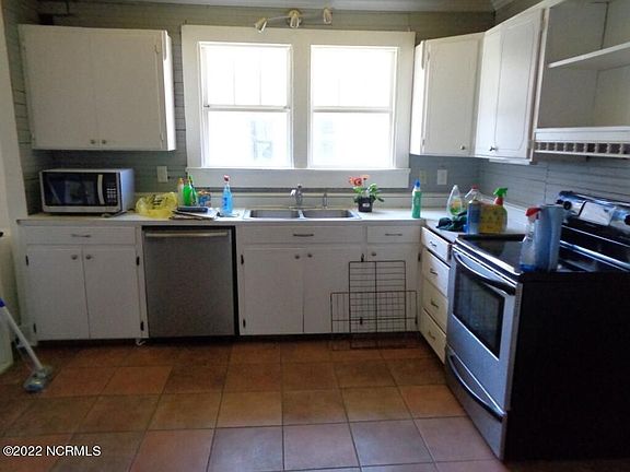 3rd image of 719 Pine St