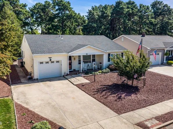 18 Beaverbrook Drive, Toms River, NJ 08757