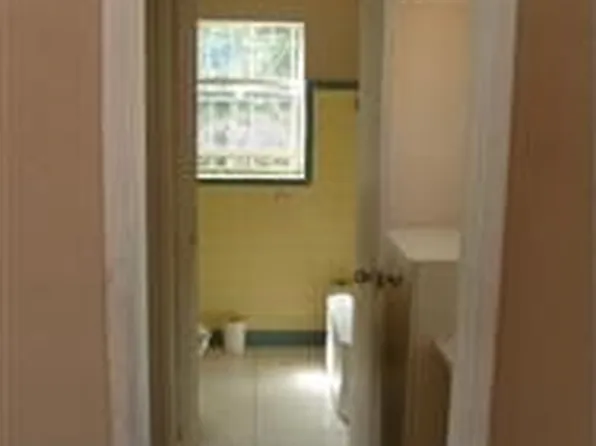 261 NW 67th St, Miami, FL 33150