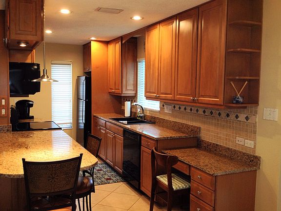 3rd image of 1122 S Moonmist Ct