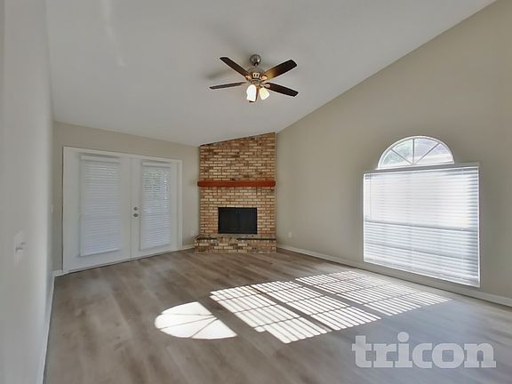 2nd image of 1021 Whittier Cir
