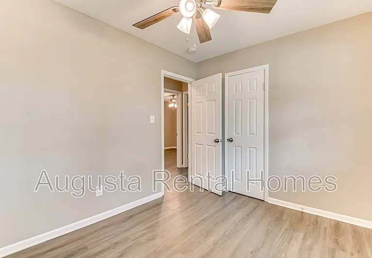 2328 Prague Ct — Photo 22