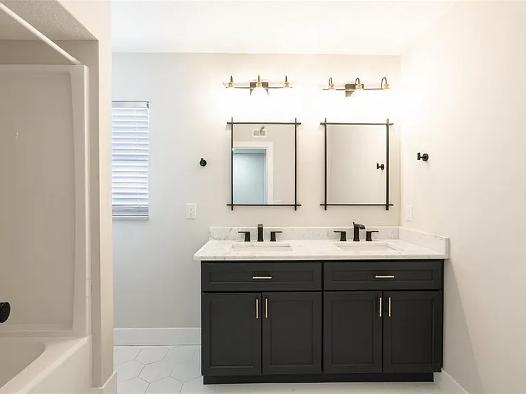 418R Gilbert Rd — Photo 16