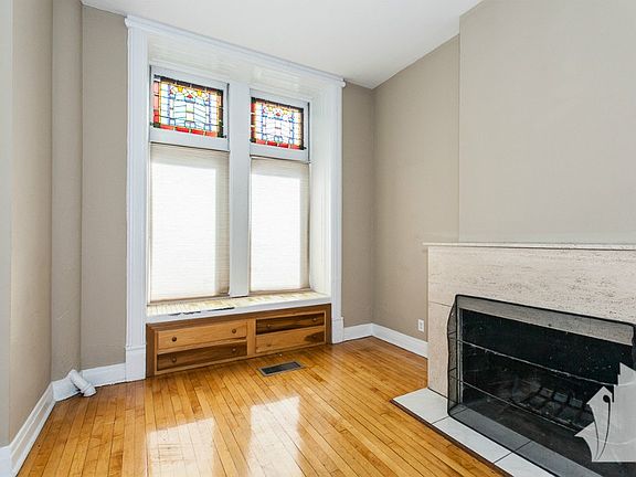 5th image of 1851 N Lincoln Ave