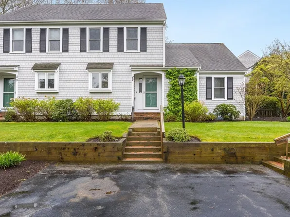 51 Carlson Ln APT 29, Falmouth, MA 02540