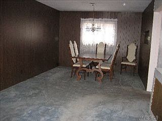 4th image of 732 Seabury Ave