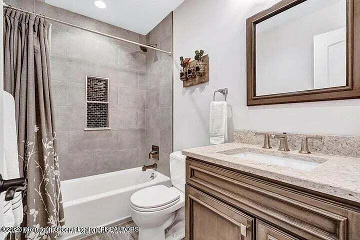 4 bed, 1892 sqft, $2,800 — Photo 3