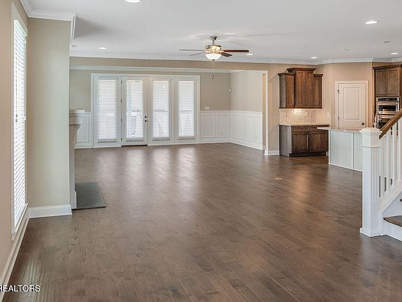 2nd image of 307 Justice Valley St