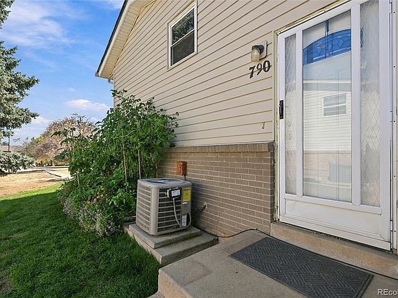 3rd image of 790 W Cleveland Circle