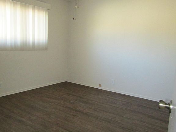 5th image of 1149 E Hollyvale St #14