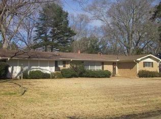 903 S 4th St, Collins, MS 39428