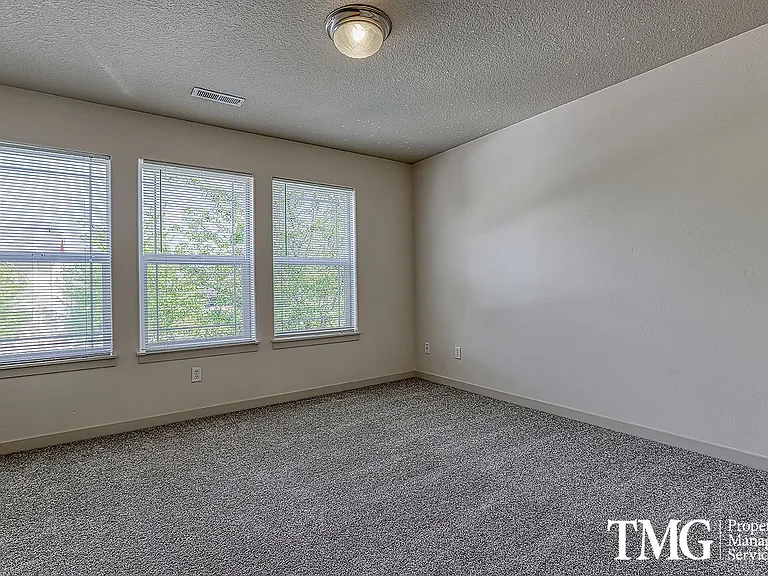 7419 NE 55th St — Photo 14