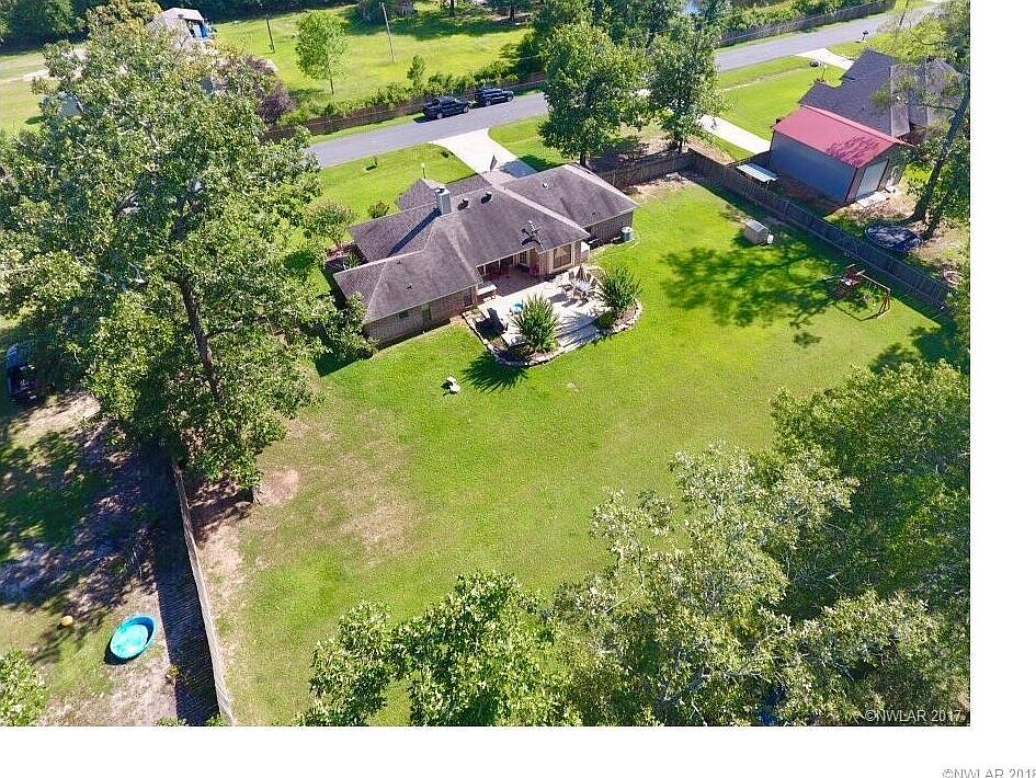 2nd image of 104 Lone Oak Dr