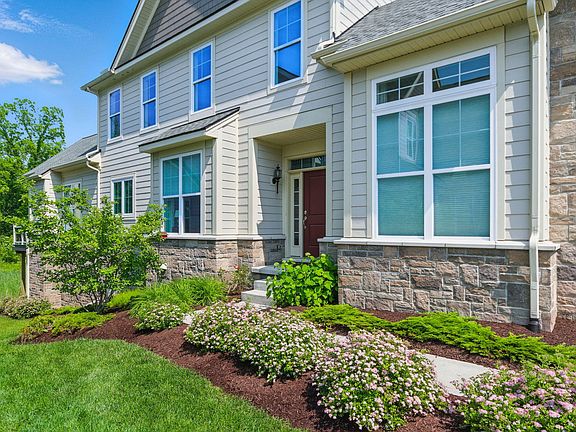 4th image of 3078 N Spurway Dr