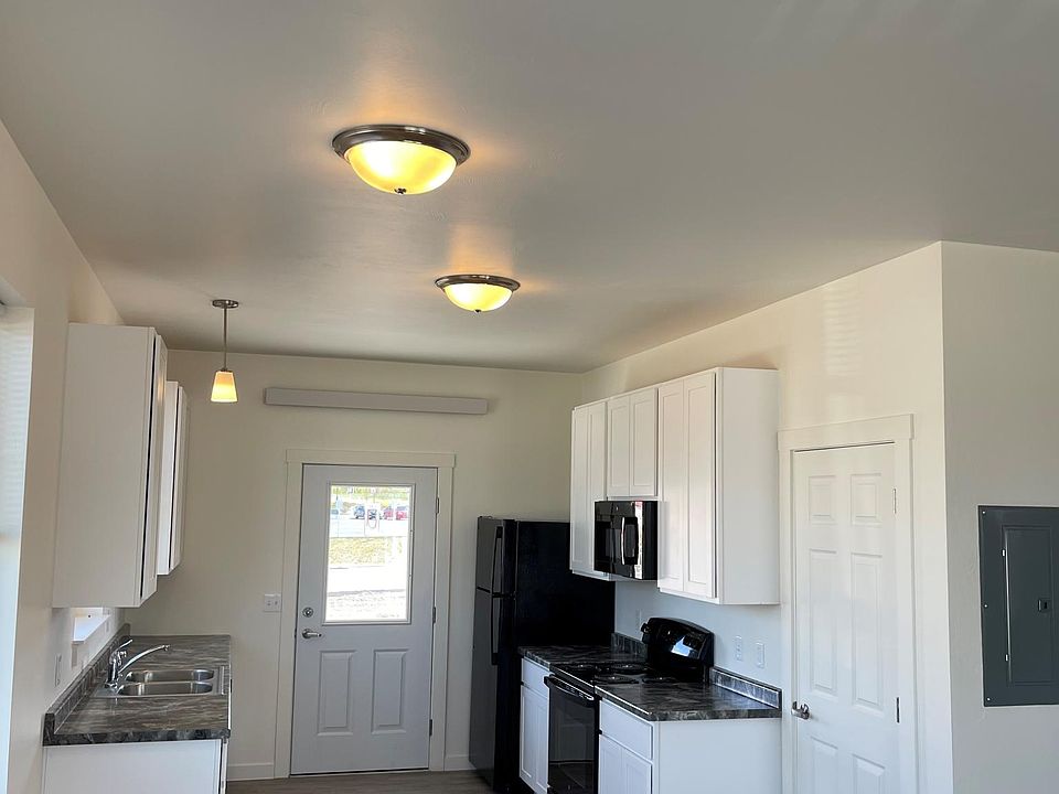2nd image of 3344 Halie Ave