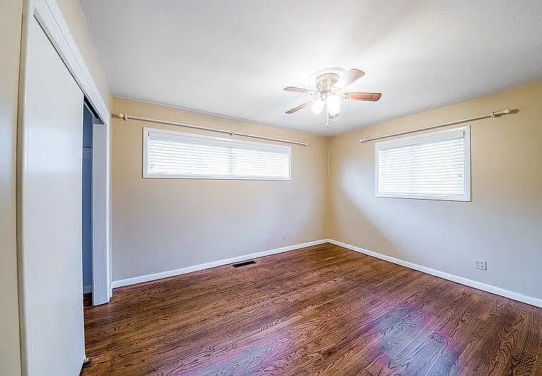 2211 W Sherwood Ave — Photo 15