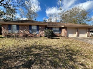 1805 King Arthur Ct, Orange, TX 77630