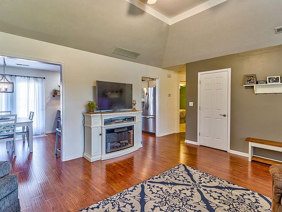 5th image of 414 W Pinewood Ct
