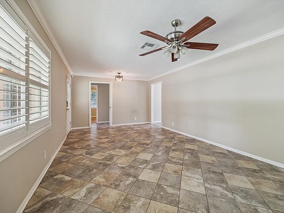 3rd image of 1905 17th Ave N #1905