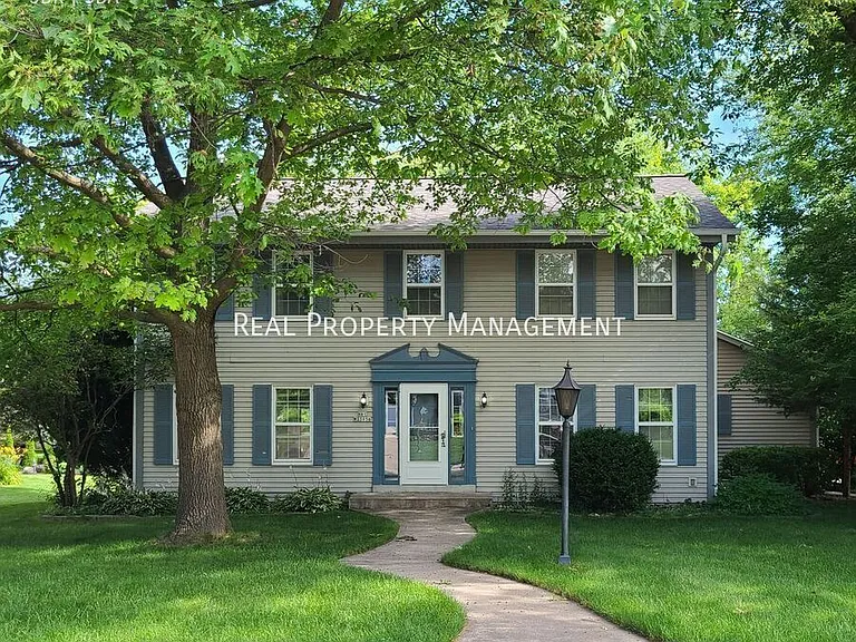 N60W23856 Butternut Ln — Photo 1