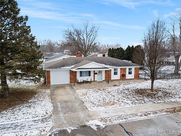 3rd image of 956 Mayfield Dr