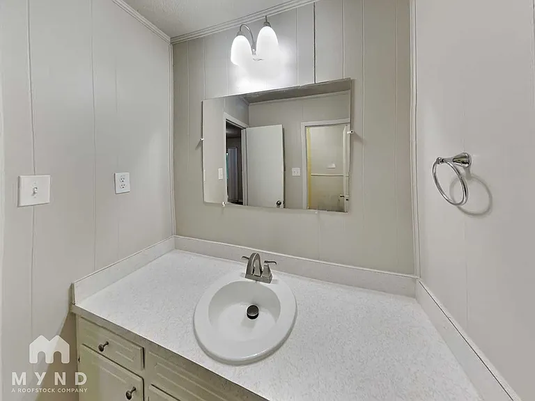 713 Kingman Rd — Photo 12