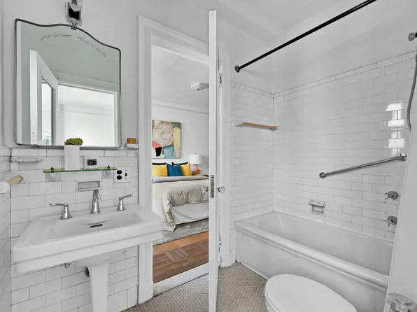 473 West End Avenue image 11 of 16