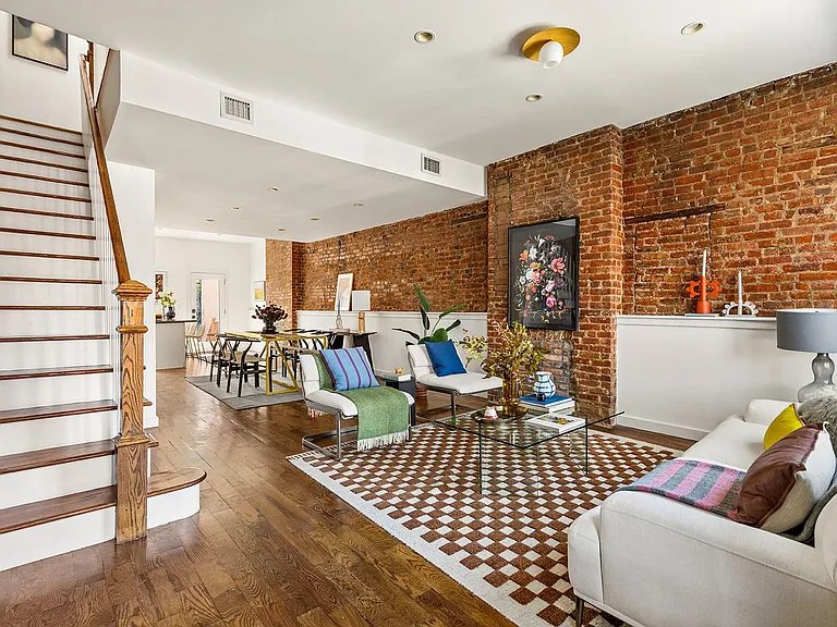 418 Halsey St #2 — Photo 3