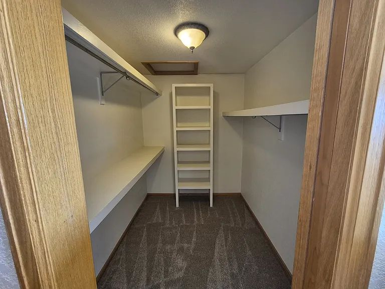 1096 Aspen Dr — Photo 29