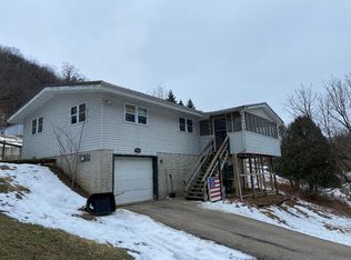 390 Shaw St, Lansing, IA 52151