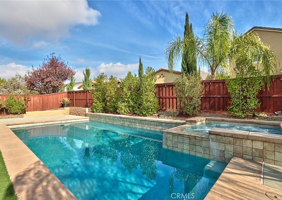 1st image of 27916 Huron Ct