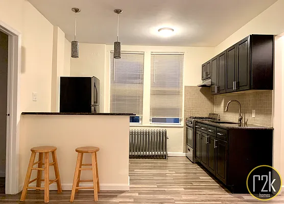 Rented by Realty 2000 Corp | media 8