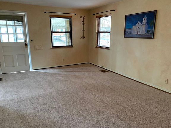 3rd image of 4408 Orchard Ln