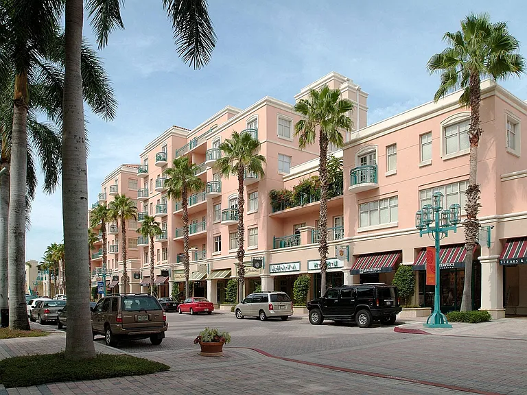Mizner Park Apartments — Photo 1