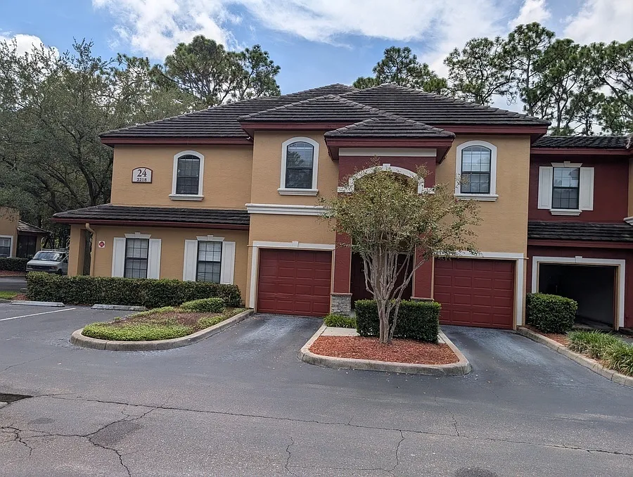 1 bed, 873 sqft, $1,550 — Photo 2