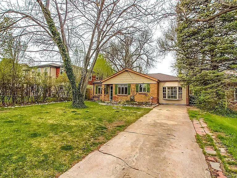 769 Poplar St — Photo 3